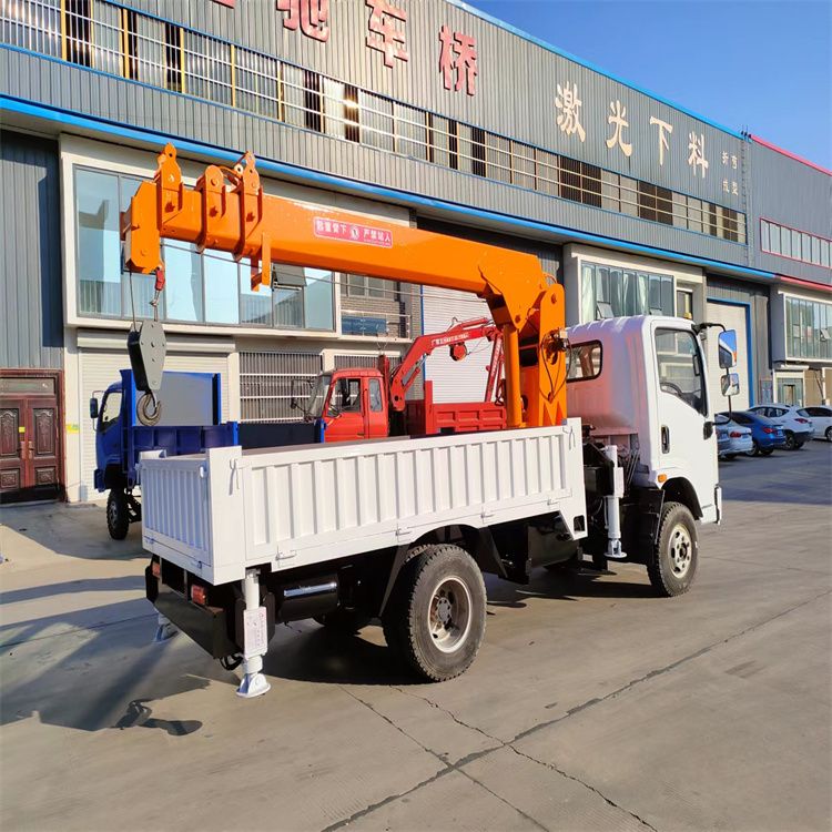 青秀区三轮随车吊定制 农用改装机自备吊中瑞长期出售